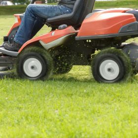 Lawn Mower Tires With Rim, 13x5-6' Tubeless Tractor Tires, 2-Pack Tire And Wheel Assembly, Flat-free PU Tires, 3.25'-5.9' Centered Hub, 3/4' Bush (Option: Multicolor)