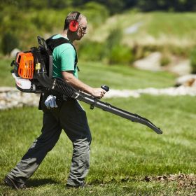 Backpack Leaf Blower 62CC 2-Cycle Gas Leaf Blower 1110CFM Air Volume (Option: Multicolor)